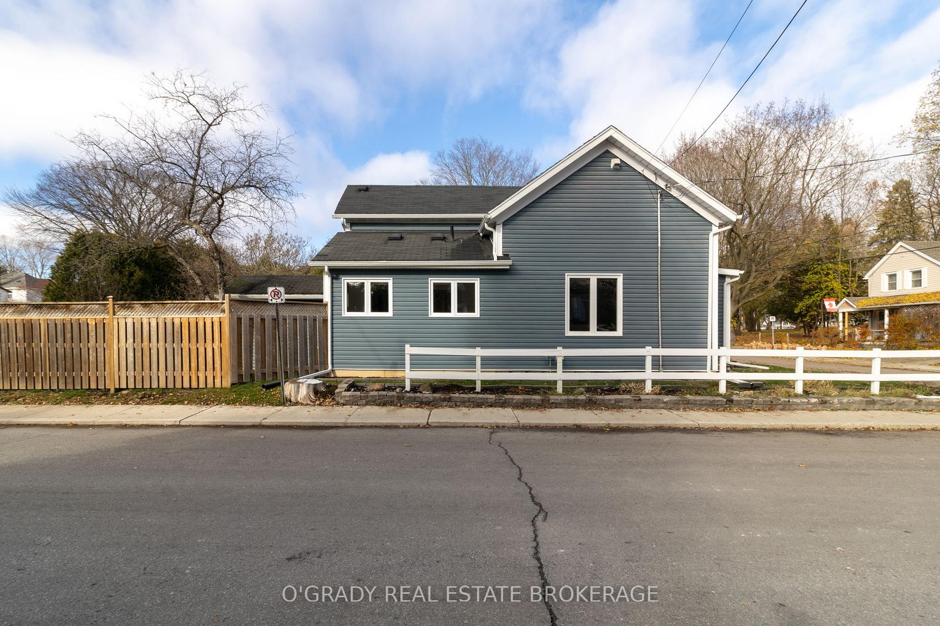 Photo 10 of 58 Murray Street, Brockville — HOMEH