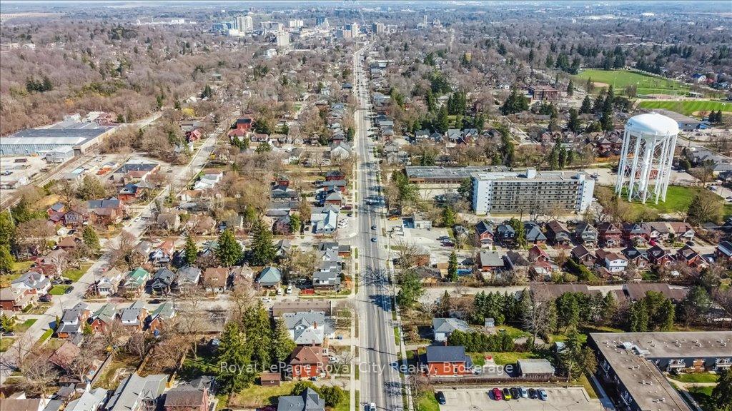 Photo 3 of 572 Woolwich Street, Guelph, Exhibition Park — HOMEH