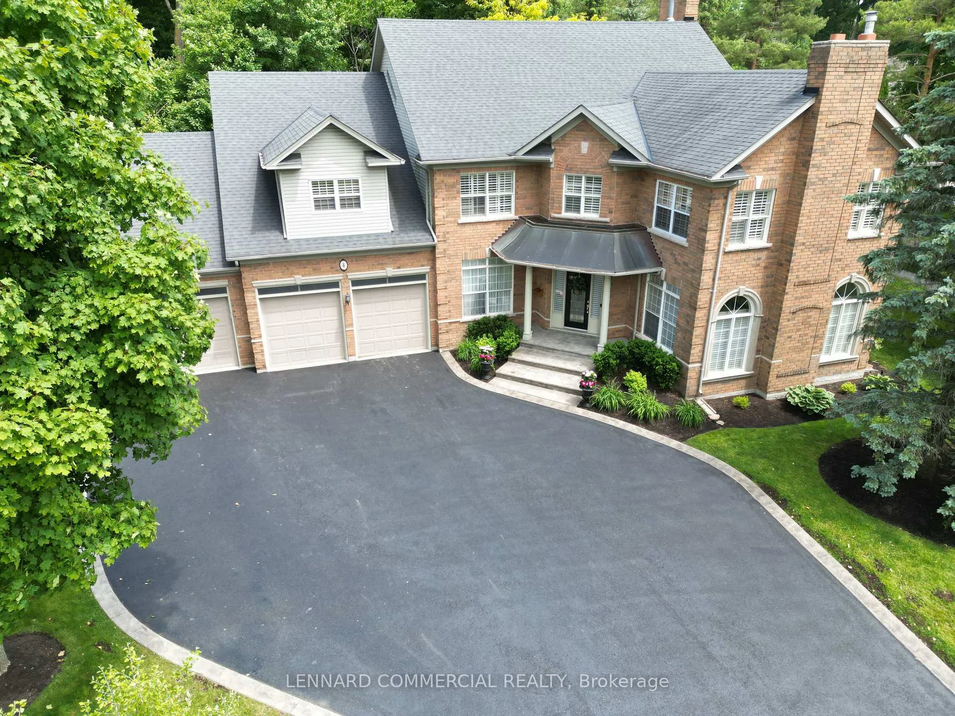Front of 4 Lenarthur Court