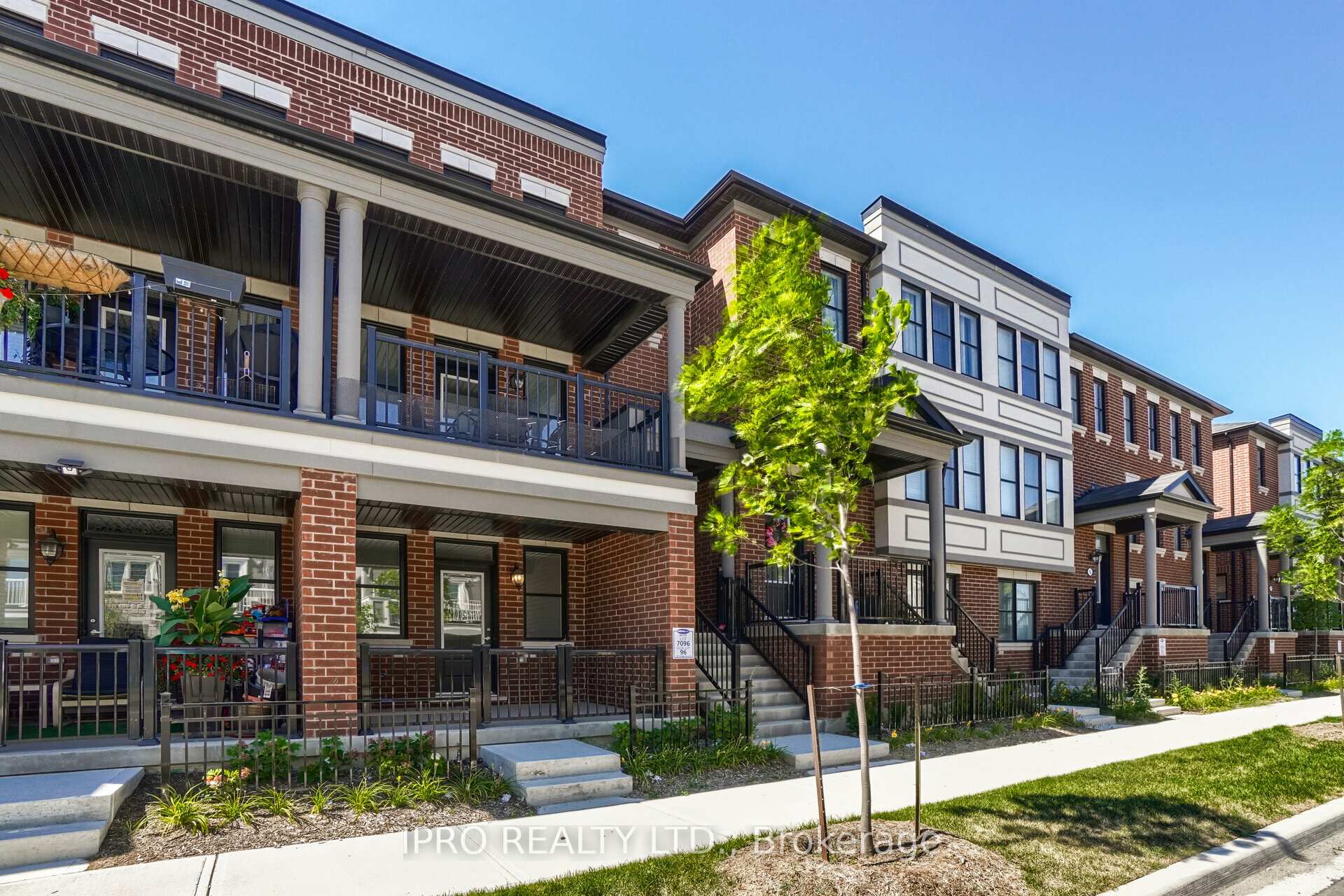 Photo 3 of Unit 3, 1285 Sycamore Gardens, Milton, Cobban — HOMEH