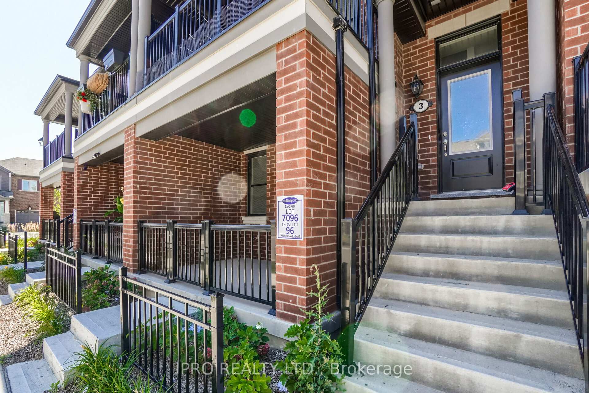 Photo 4 of Unit 3, 1285 Sycamore Gardens, Milton, Cobban — HOMEH