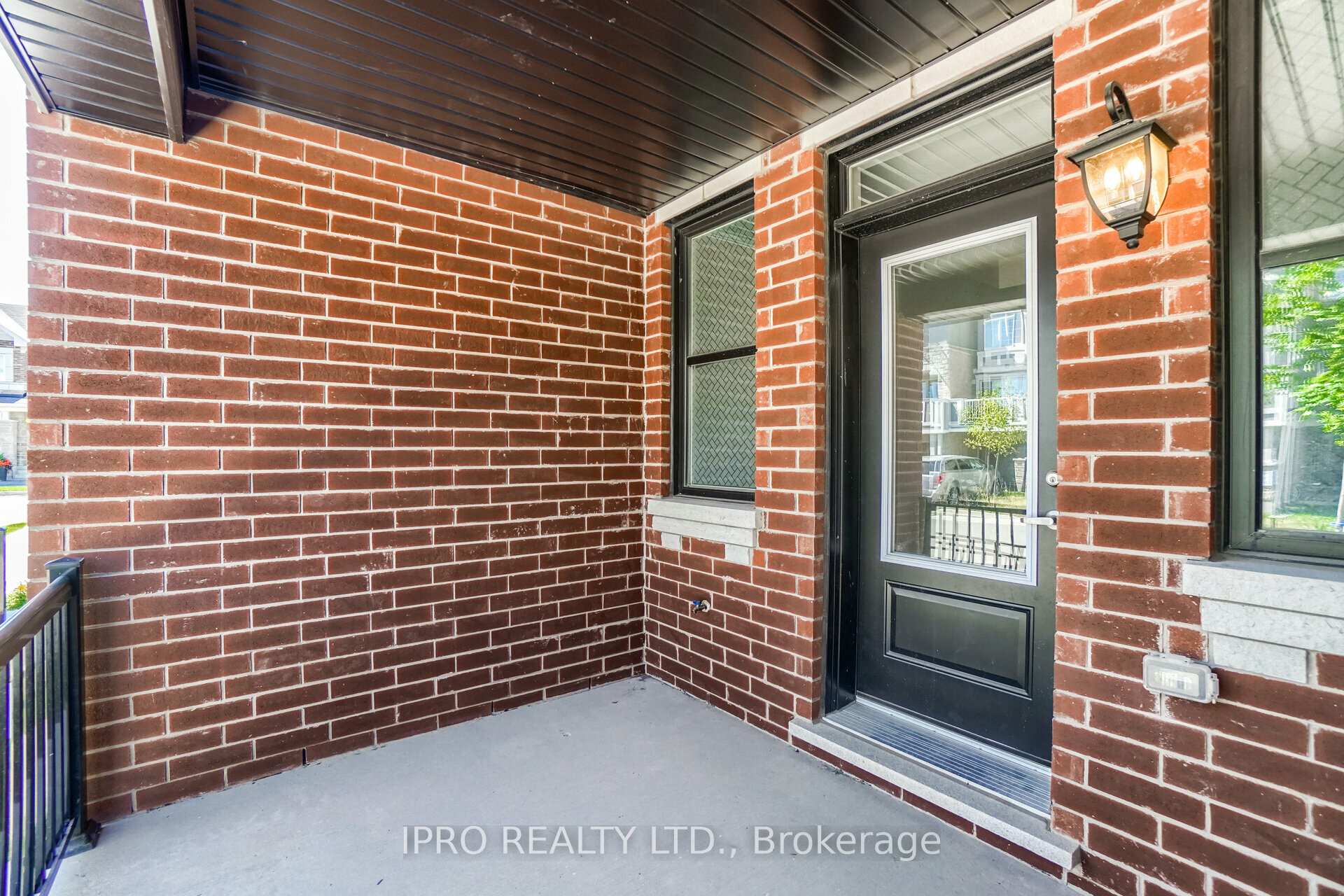 Photo 33 of Unit 3, 1285 Sycamore Gardens, Milton, Cobban — HOMEH