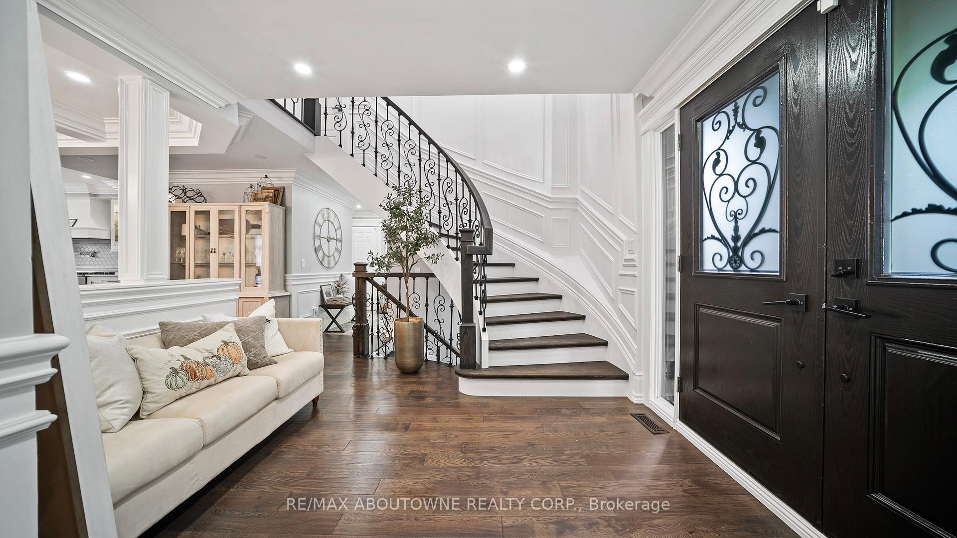 Photo 3 of 11 John Murray Street, Hamilton, Stoney Creek Mountain — HOMEH