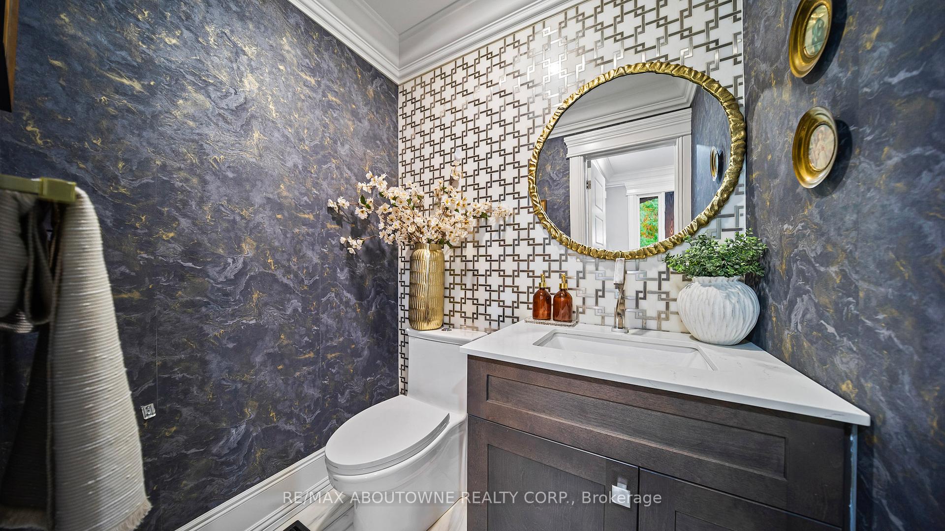 Photo 4 of 11 John Murray Street, Hamilton, Stoney Creek Mountain — HOMEH
