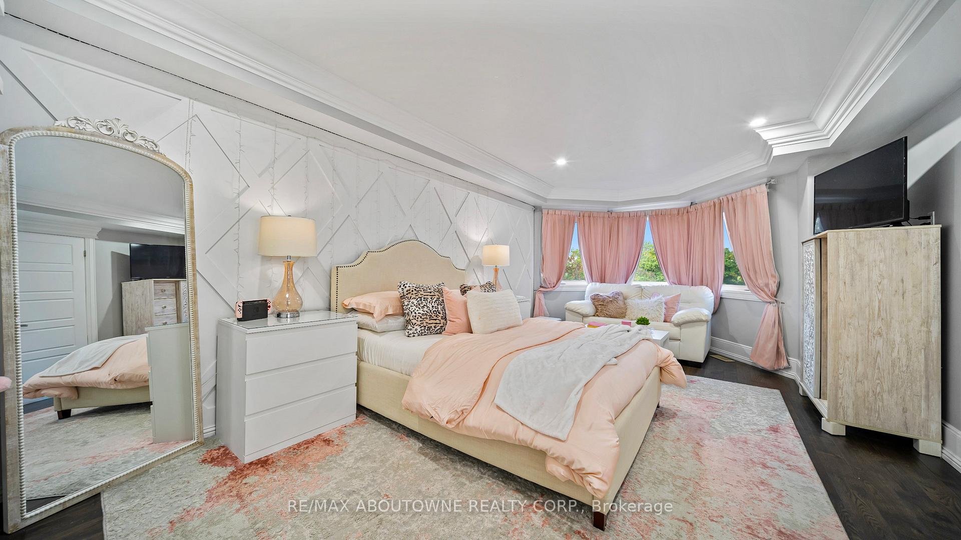 Photo 24 of 11 John Murray Street, Hamilton, Stoney Creek Mountain — HOMEH