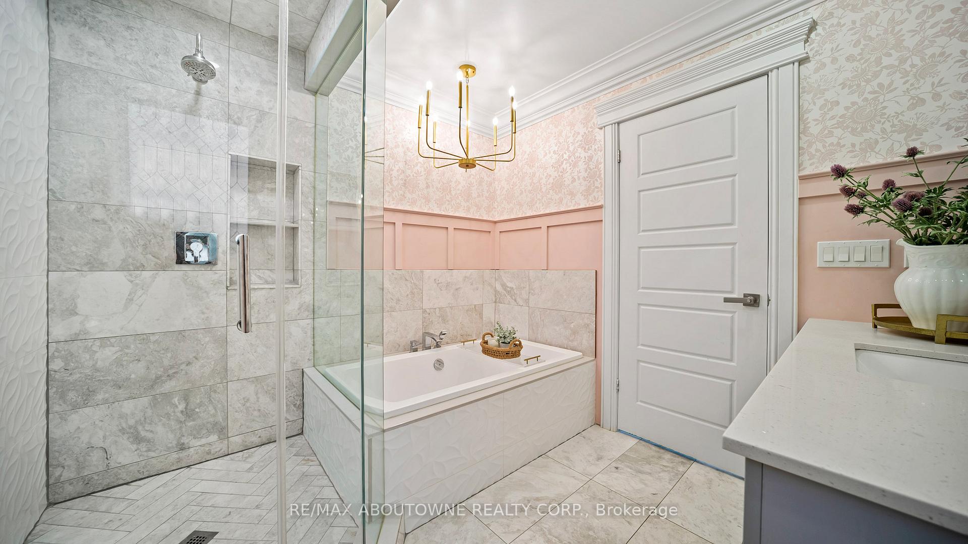 Photo 27 of 11 John Murray Street, Hamilton, Stoney Creek Mountain — HOMEH