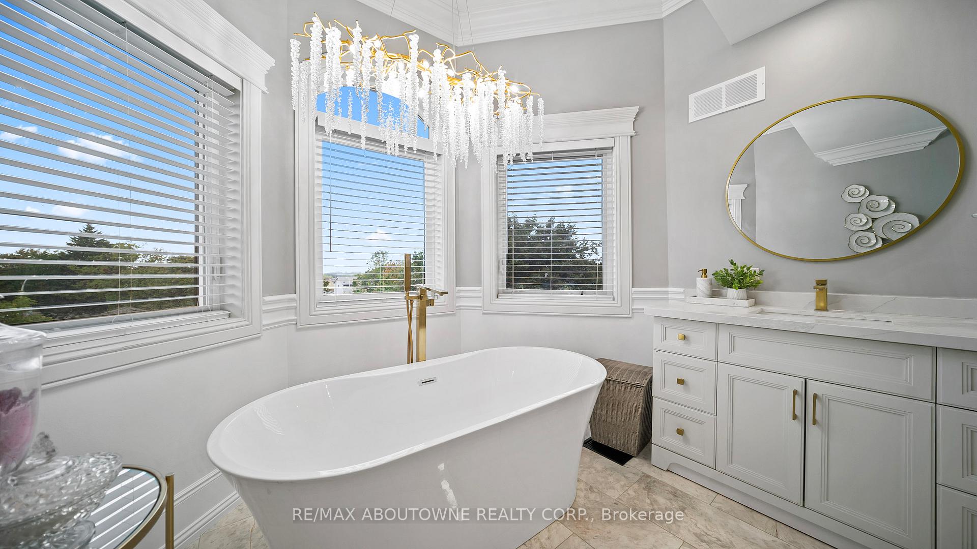 Photo 33 of 11 John Murray Street, Hamilton, Stoney Creek Mountain — HOMEH