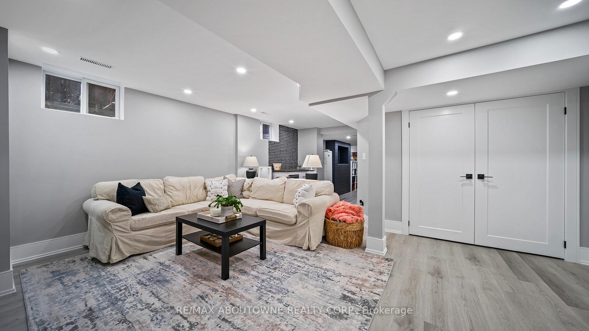 Photo 36 of 11 John Murray Street, Hamilton, Stoney Creek Mountain — HOMEH