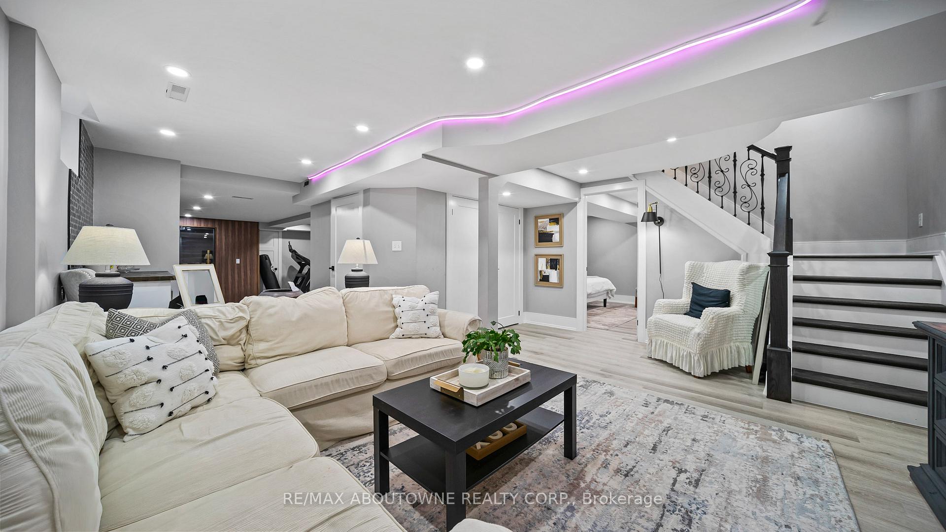 Photo 37 of 11 John Murray Street, Hamilton, Stoney Creek Mountain — HOMEH