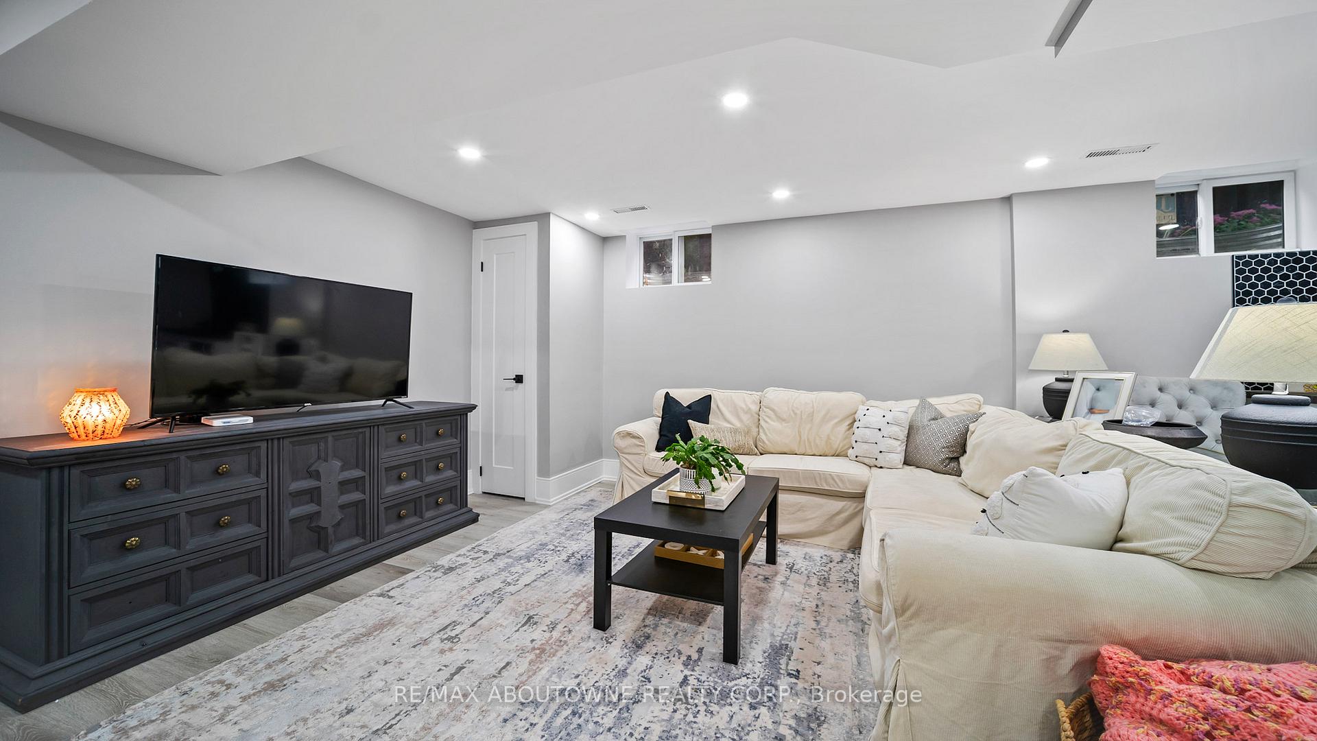 Photo 38 of 11 John Murray Street, Hamilton, Stoney Creek Mountain — HOMEH