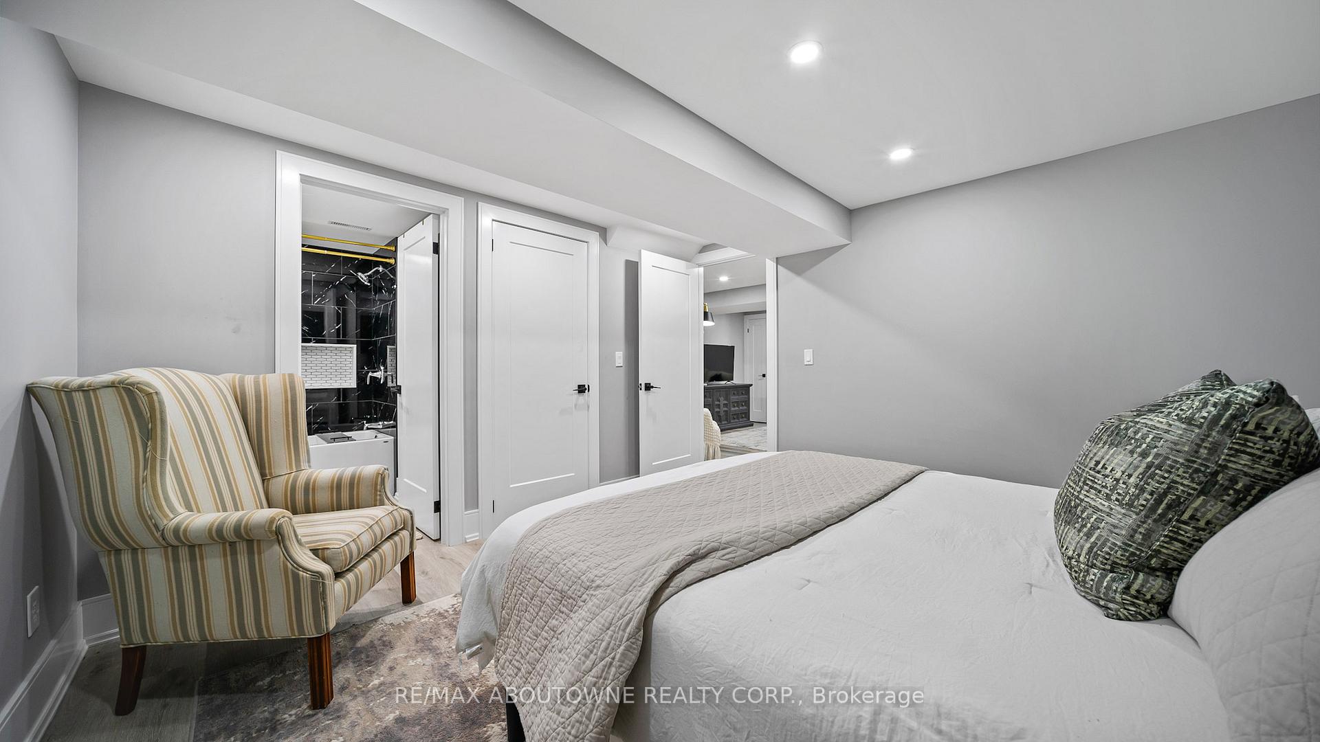 Photo 40 of 11 John Murray Street, Hamilton, Stoney Creek Mountain — HOMEH