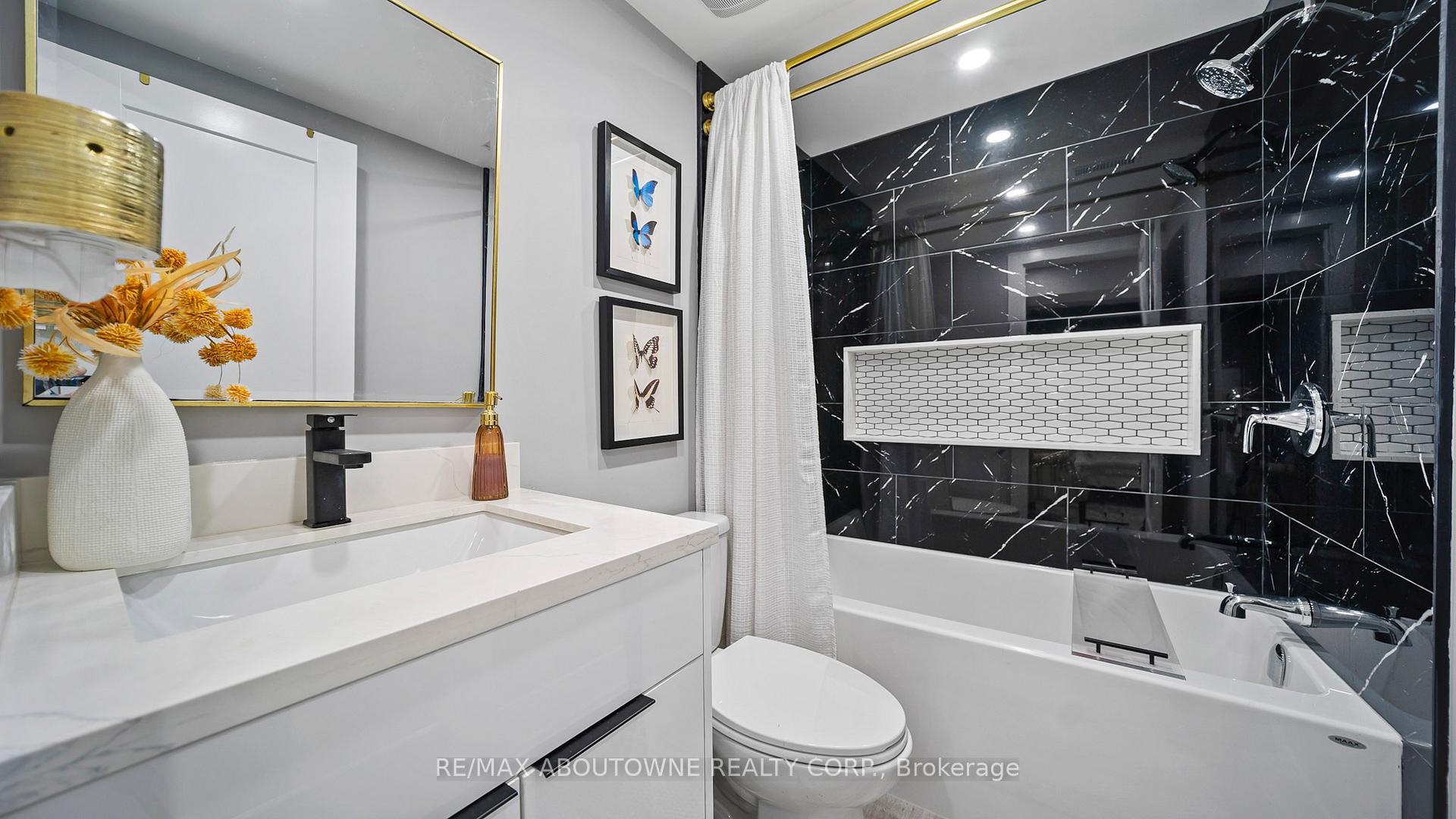 Photo 41 of 11 John Murray Street, Hamilton, Stoney Creek Mountain — HOMEH