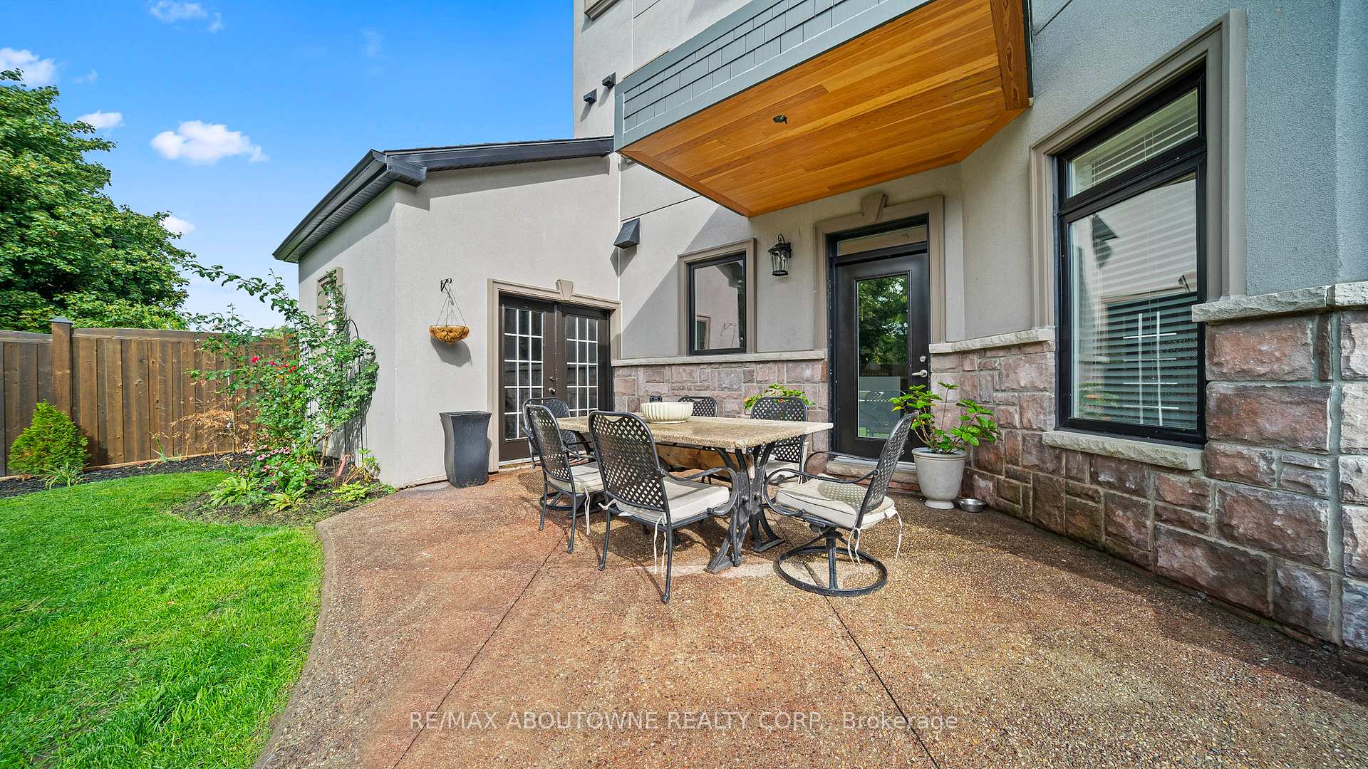 Photo 46 of 11 John Murray Street, Hamilton, Stoney Creek Mountain — HOMEH