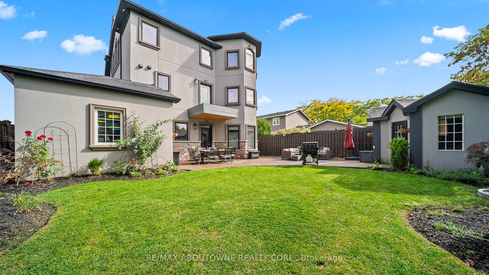 Photo 49 of 11 John Murray Street, Hamilton, Stoney Creek Mountain — HOMEH