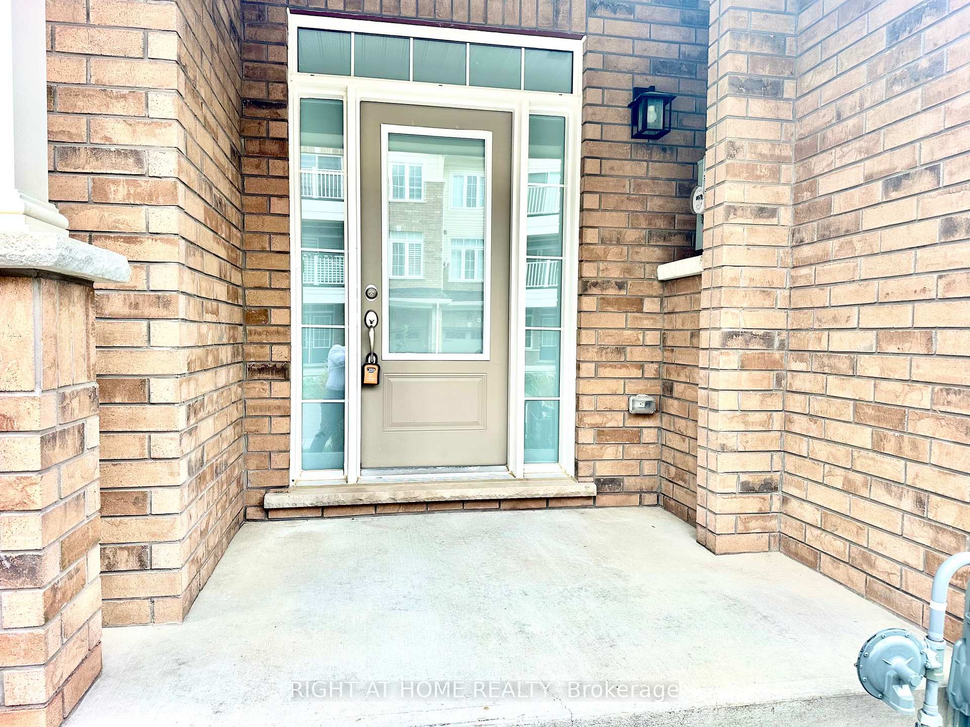 Photo 2 of Unit 6, 113 Hartley Avenue, Brant, Paris — HOMEH