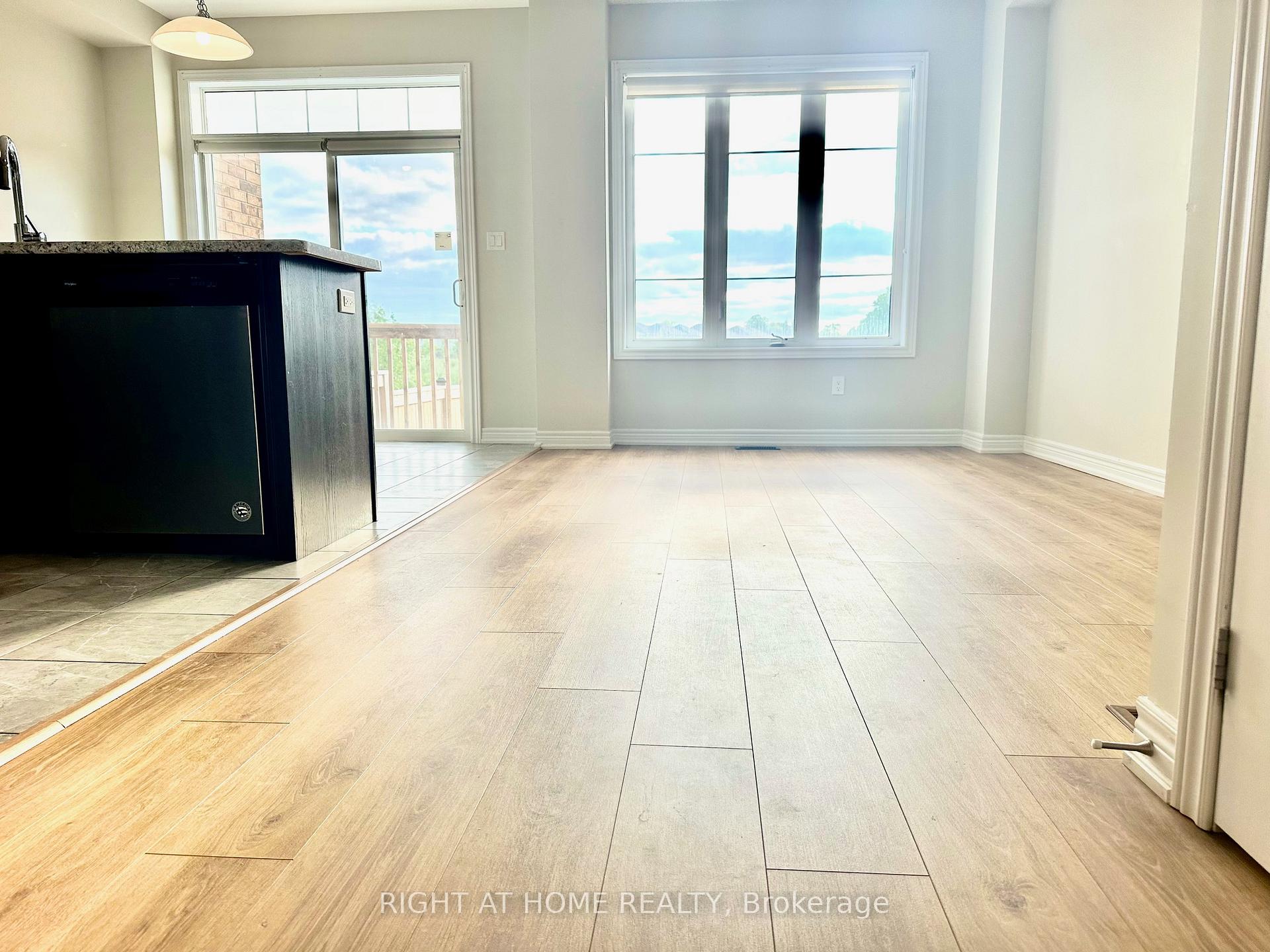 Photo 5 of Unit 6, 113 Hartley Avenue, Brant, Paris — HOMEH