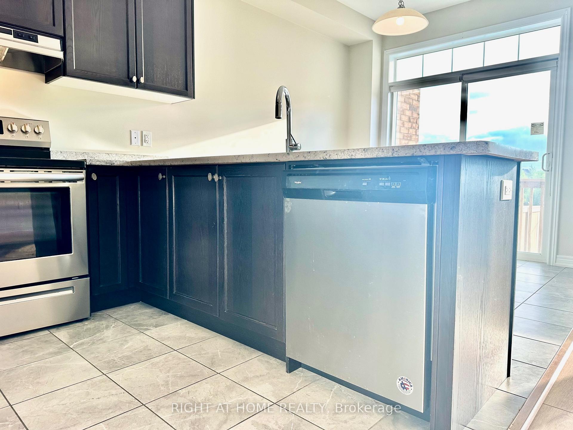 Photo 9 of Unit 6, 113 Hartley Avenue, Brant, Paris — HOMEH