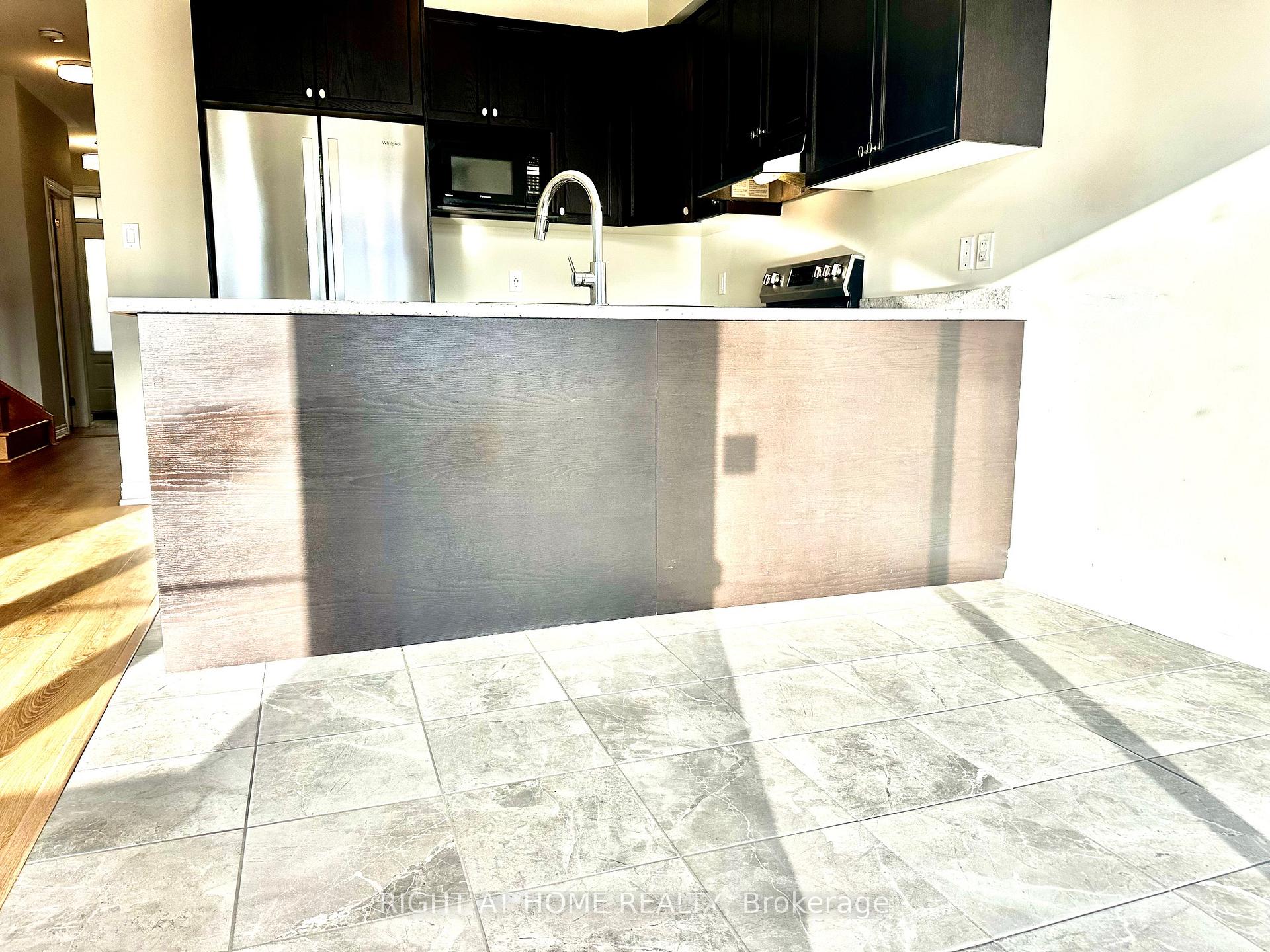 Photo 10 of Unit 6, 113 Hartley Avenue, Brant, Paris — HOMEH