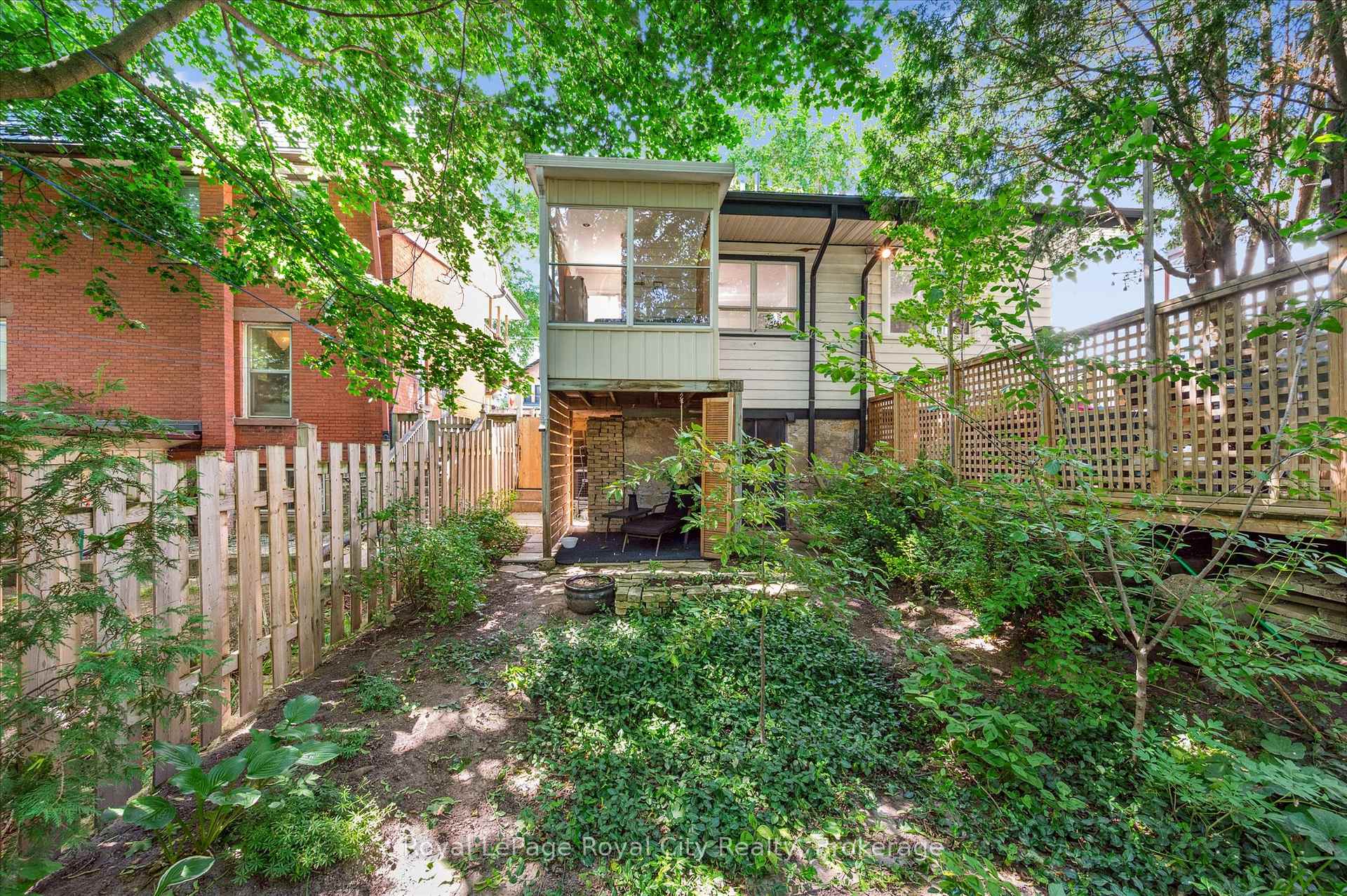 Photo 31 of 80 Cork Street W, Guelph, Downtown — HOMEH