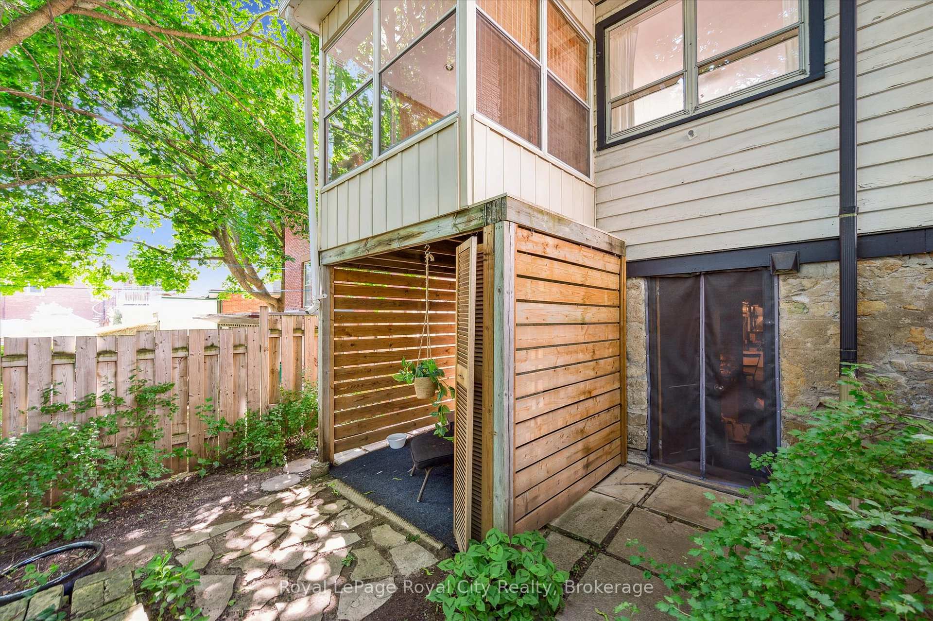 Photo 33 of 80 Cork Street W, Guelph, Downtown — HOMEH