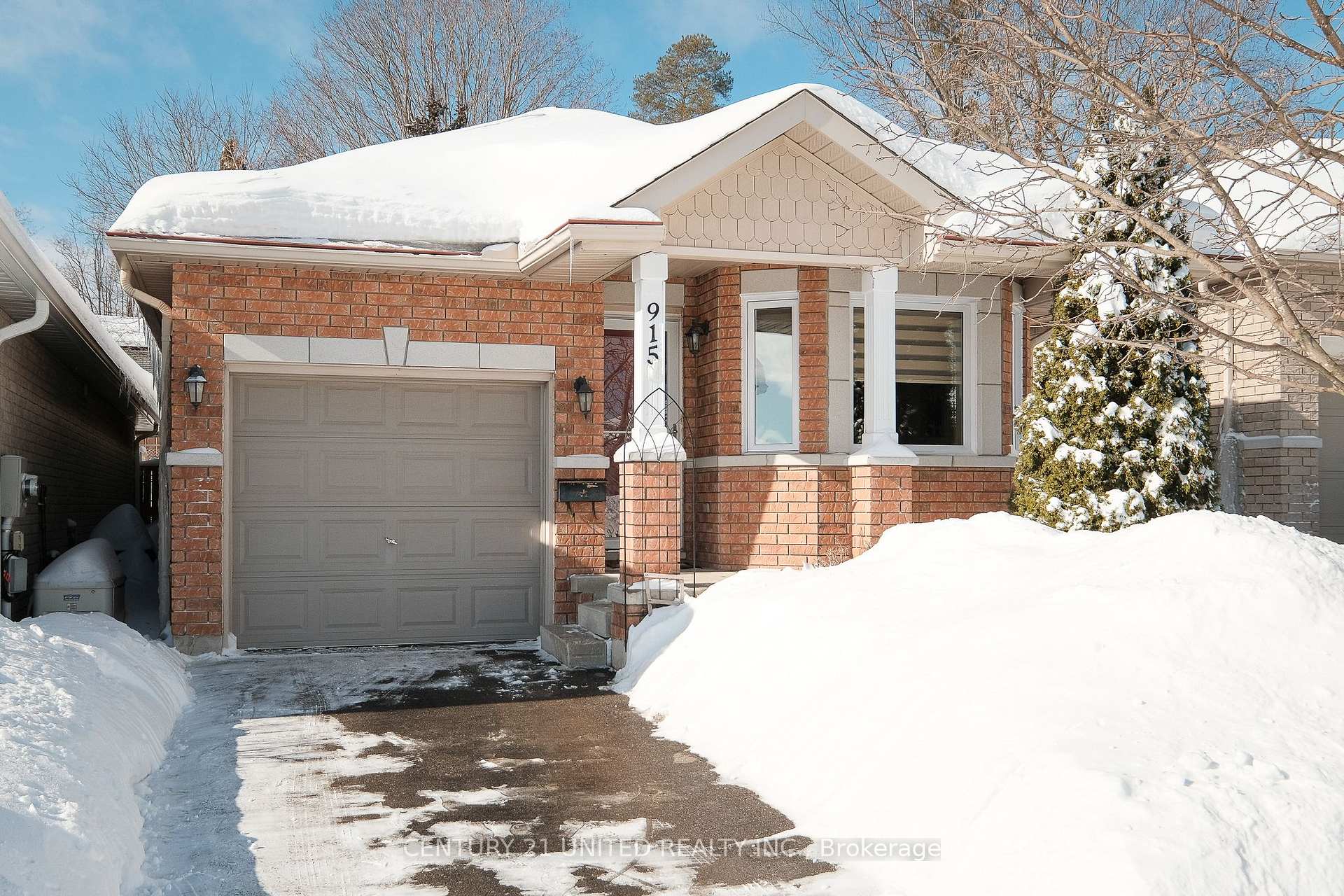 Photo 1 of 915 Ralphson Crescent, Peterborough, Otonabee Ward 1 — HOMEH