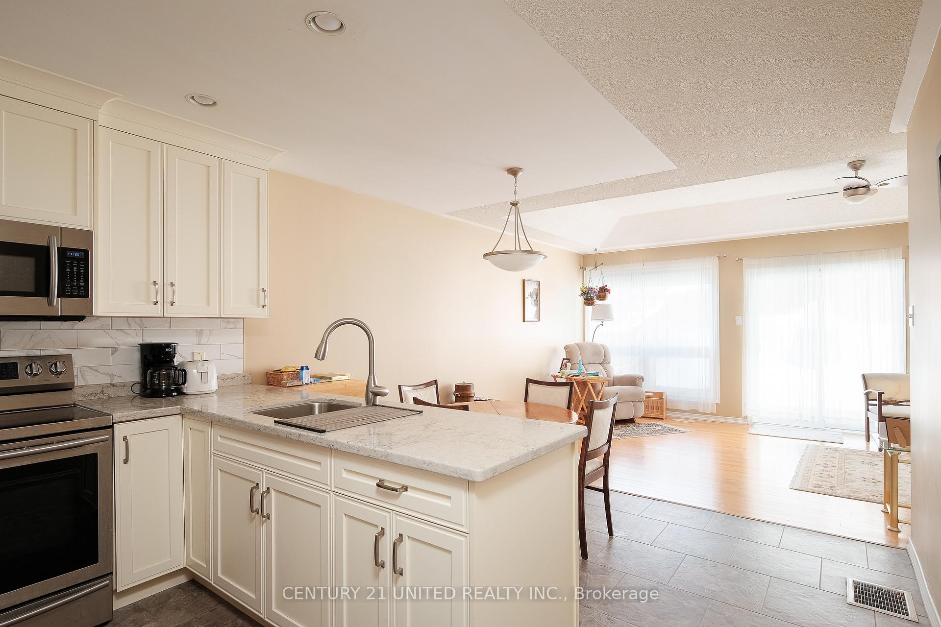 Photo 4 of 915 Ralphson Crescent, Peterborough, Otonabee Ward 1 — HOMEH