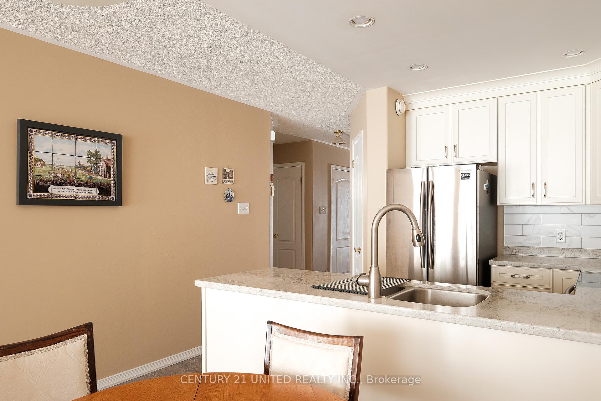 Photo 5 of 915 Ralphson Crescent, Peterborough, Otonabee Ward 1 — HOMEH