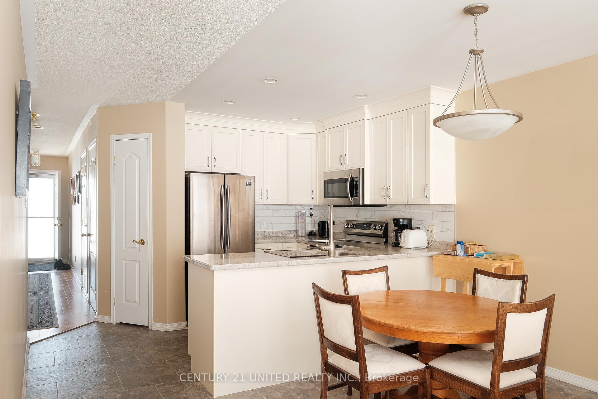 Photo 7 of 915 Ralphson Crescent, Peterborough, Otonabee Ward 1 — HOMEH