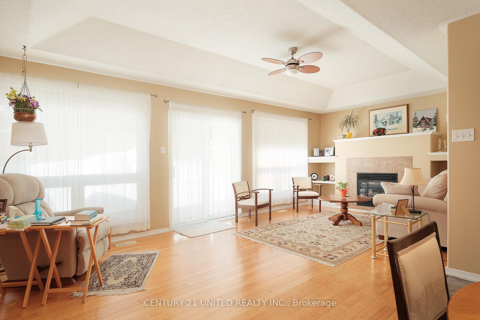 Photo 9 of 915 Ralphson Crescent, Peterborough, Otonabee Ward 1 — HOMEH