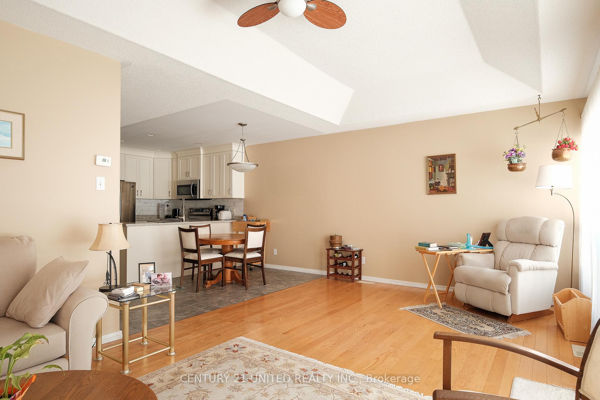 Photo 10 of 915 Ralphson Crescent, Peterborough, Otonabee Ward 1 — HOMEH