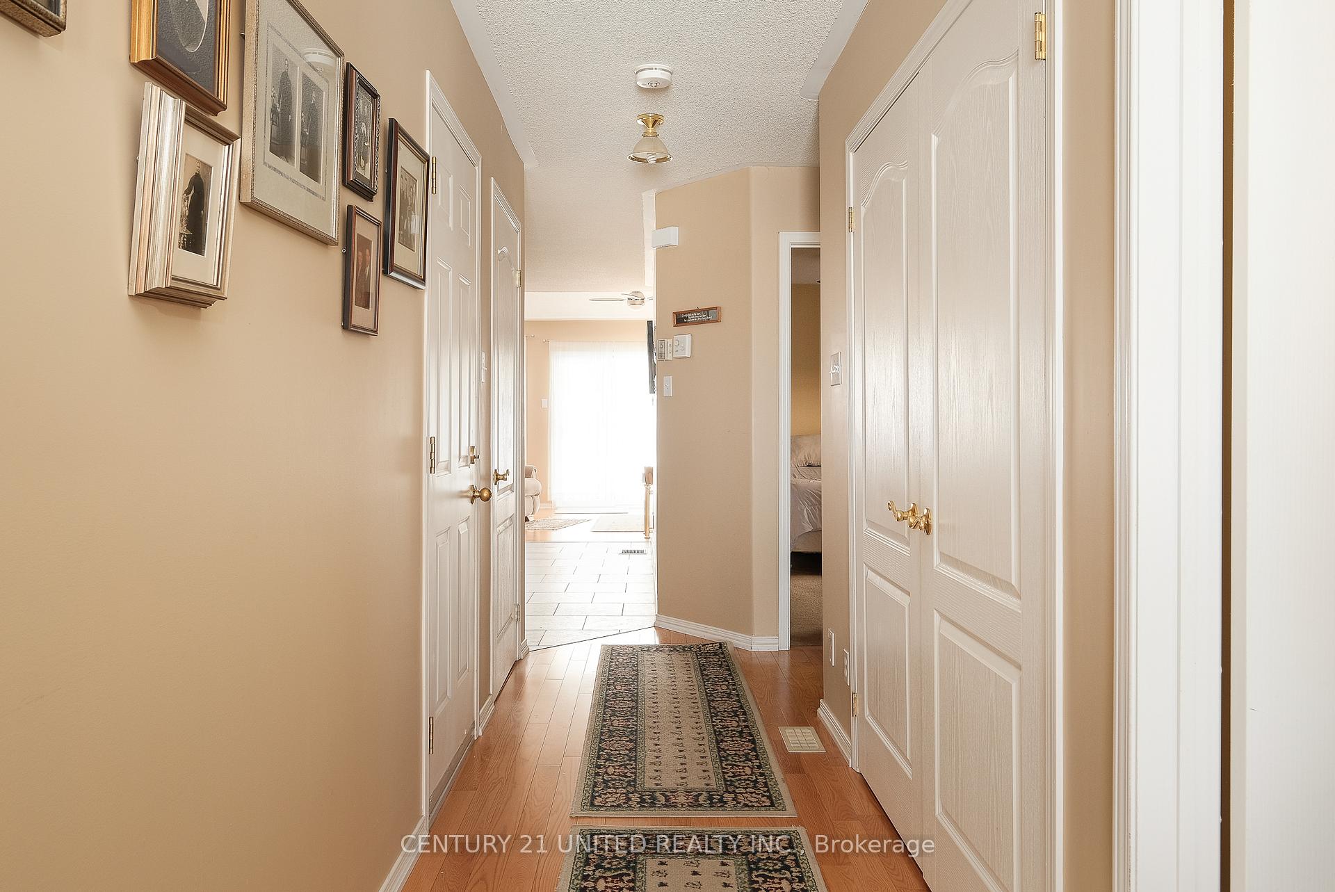 Photo 11 of 915 Ralphson Crescent, Peterborough, Otonabee Ward 1 — HOMEH