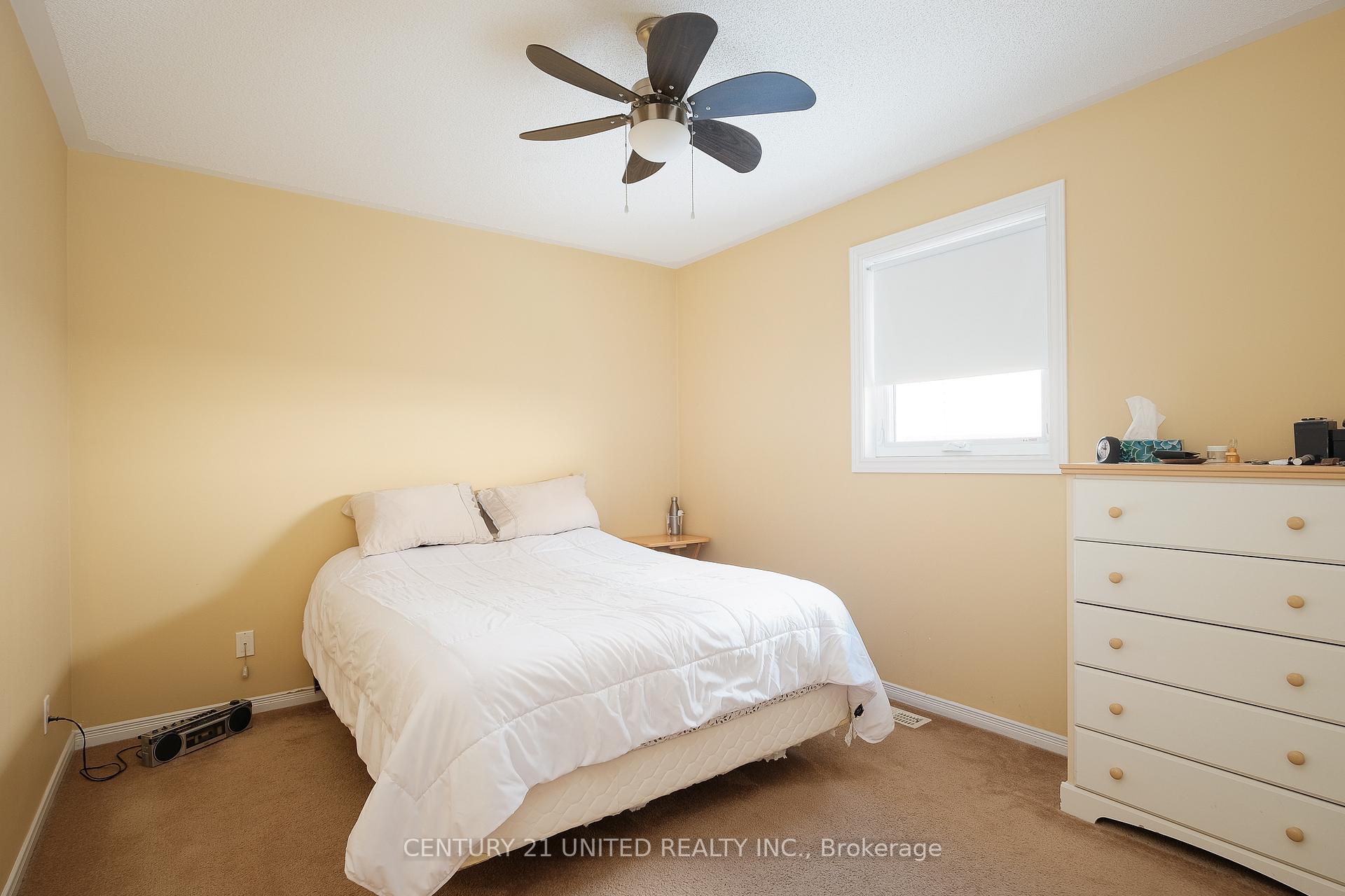 Photo 12 of 915 Ralphson Crescent, Peterborough, Otonabee Ward 1 — HOMEH