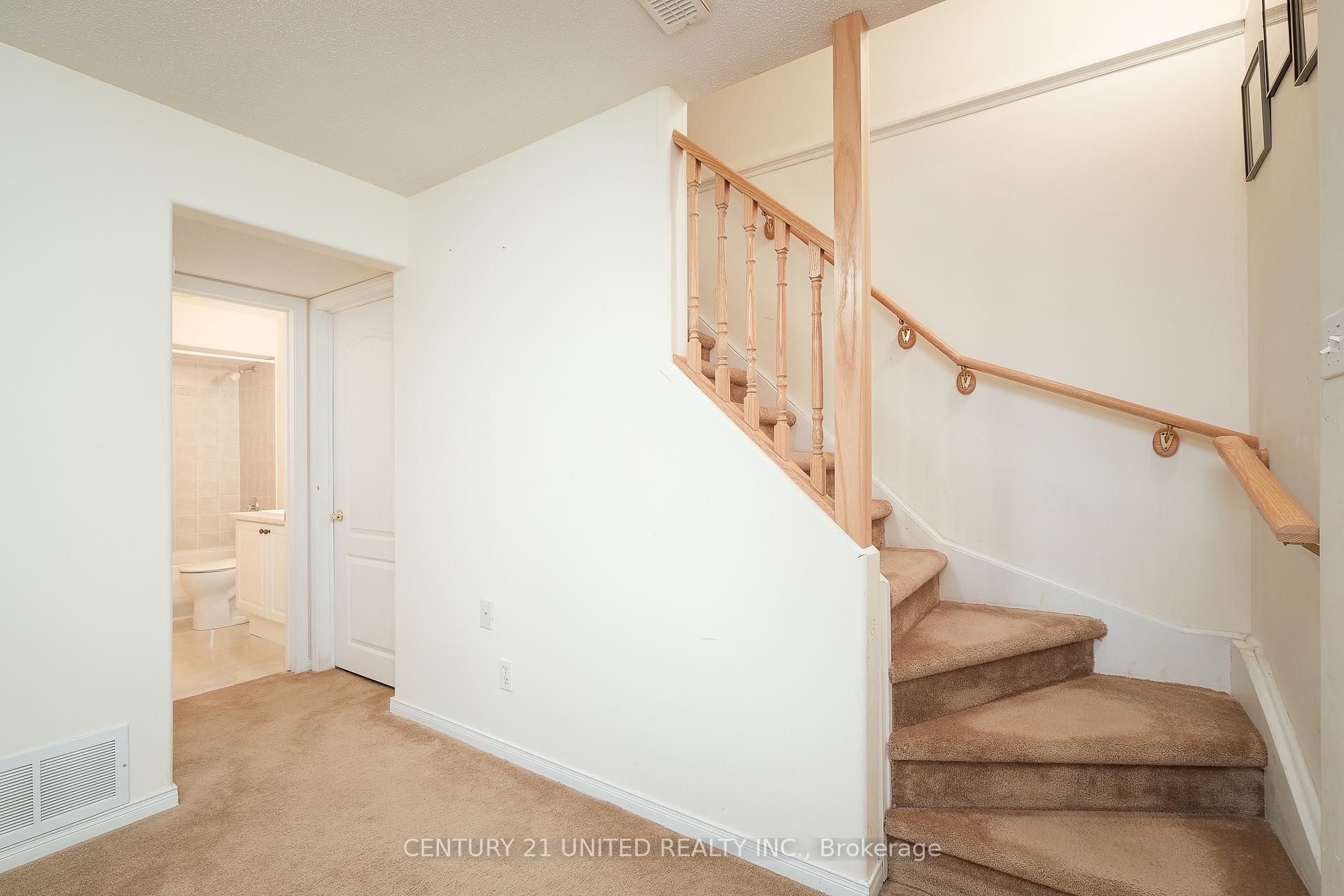 Photo 17 of 915 Ralphson Crescent, Peterborough, Otonabee Ward 1 — HOMEH