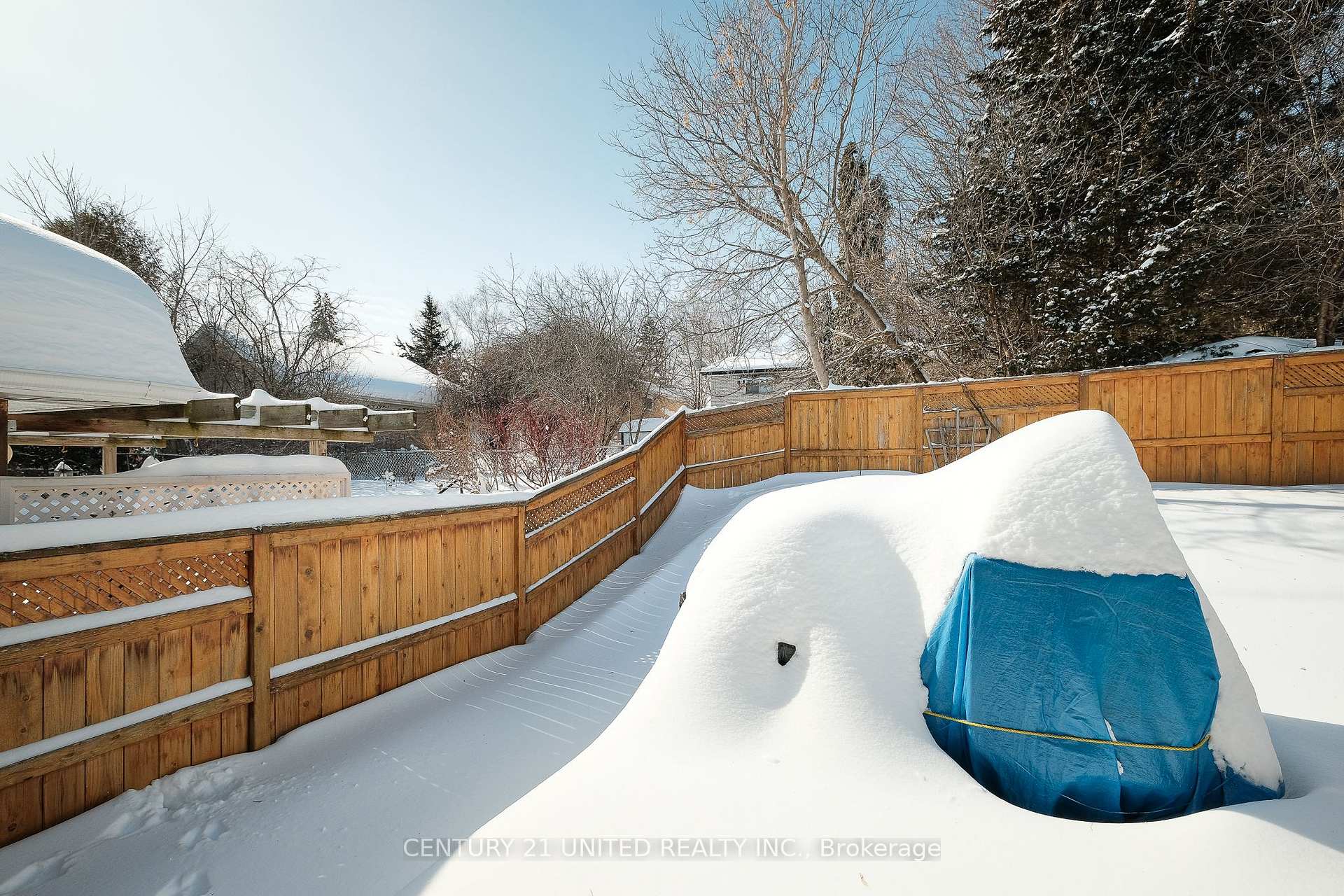 Photo 27 of 915 Ralphson Crescent, Peterborough, Otonabee Ward 1 — HOMEH