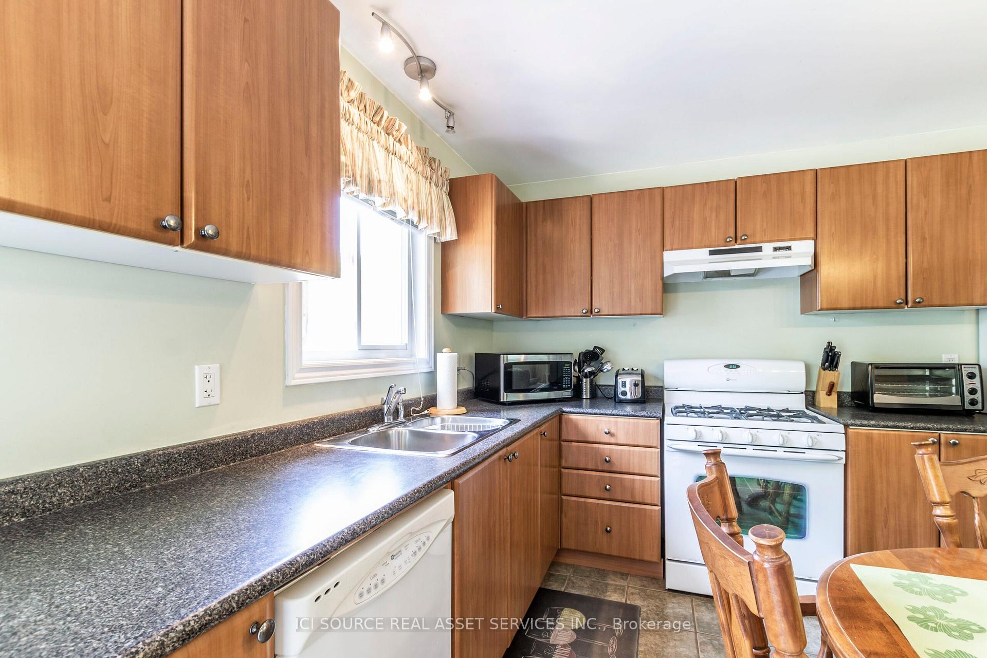 Photo 3 of 37 Chatham Street, Bayham, Port Burwell — HOMEH