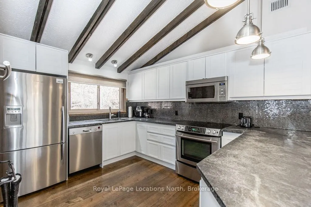 Photo 24 of 138 St Moritz Crescent, Blue Mountains — HOMEH