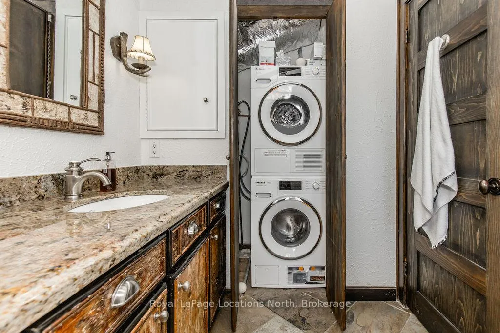 Photo 35 of 138 St Moritz Crescent, Blue Mountains — HOMEH