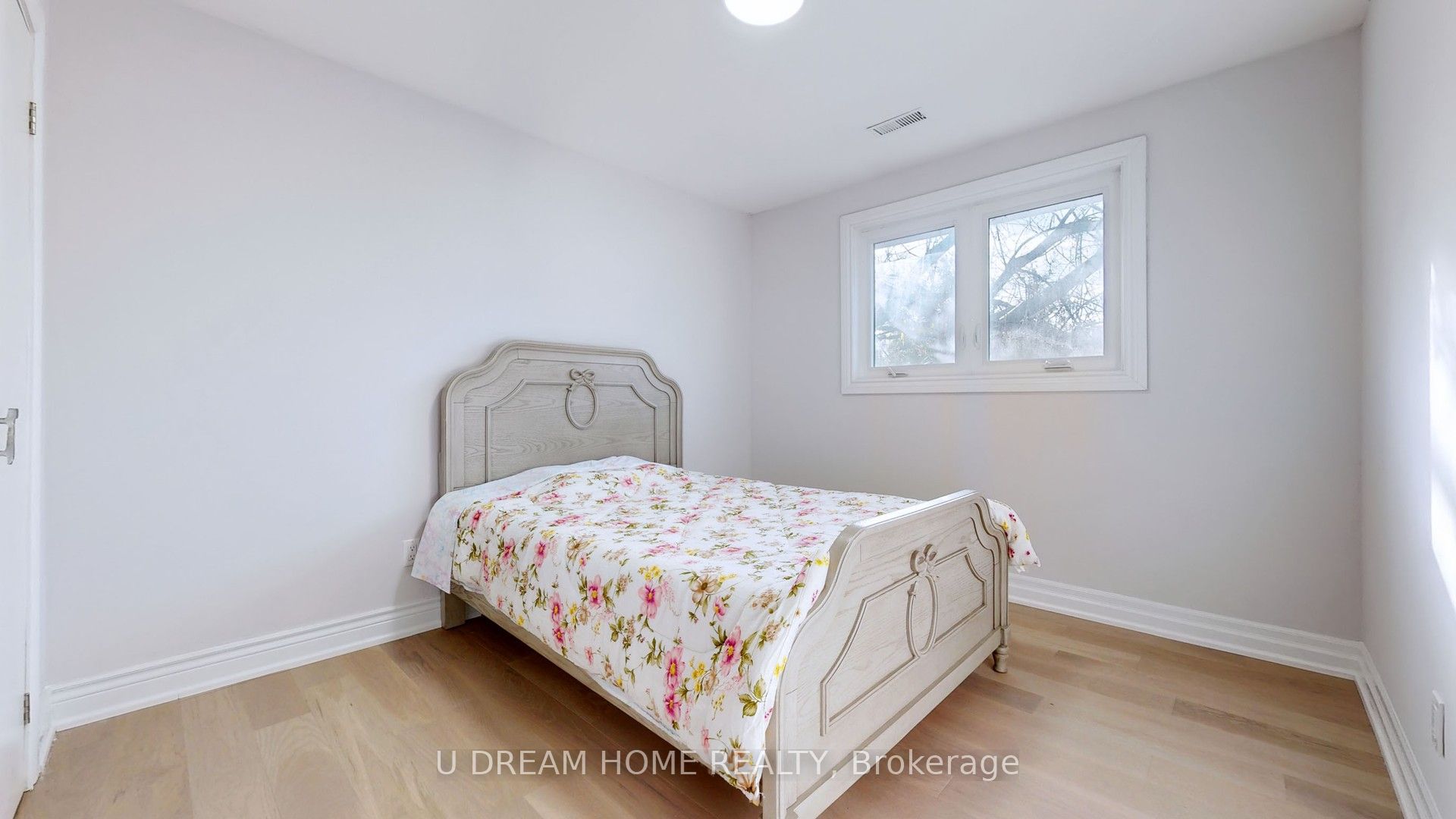 Photo 43 of 85 Lake Drive E, Georgina, Historic Lakeshore Communities — HOMEH