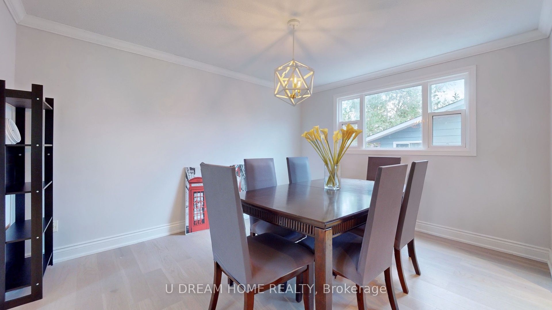 Photo 32 of 85 Lake Drive E, Georgina, Historic Lakeshore Communities — HOMEH