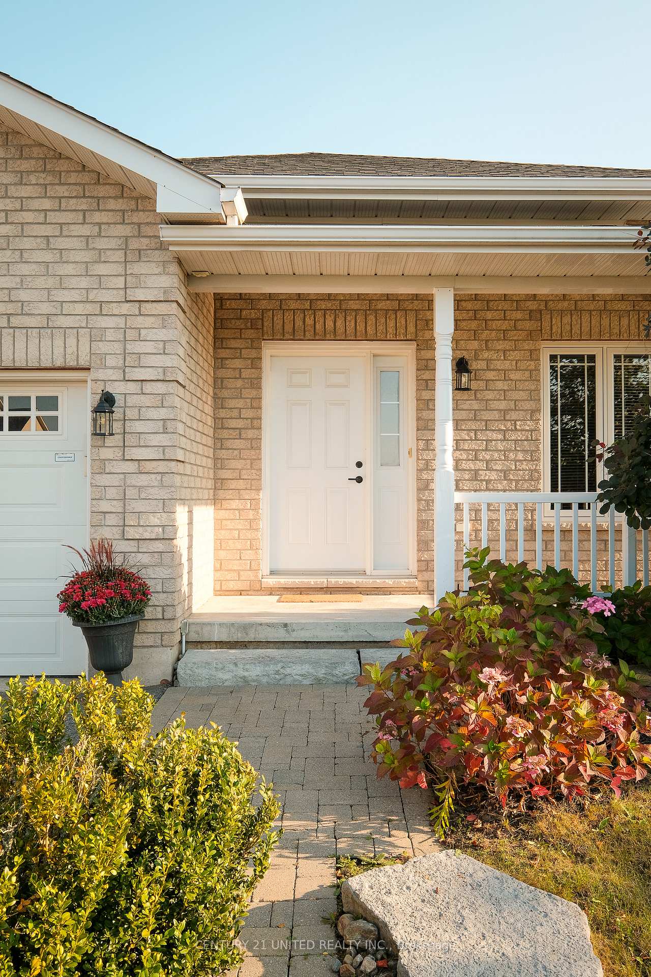 Photo 2 of 1538 Ireland Drive, Peterborough, Monaghan Ward 2 — HOMEH