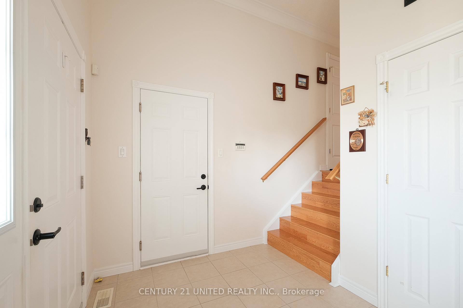 Photo 4 of 1538 Ireland Drive, Peterborough, Monaghan Ward 2 — HOMEH