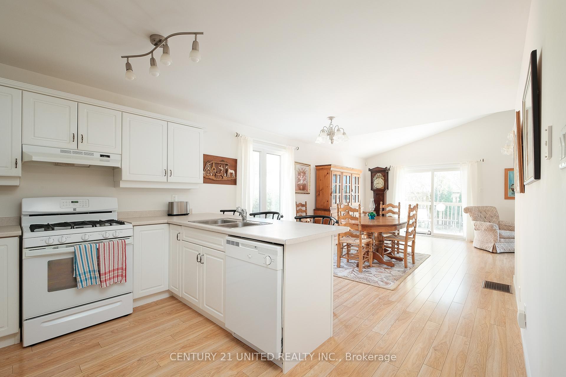 Photo 11 of 1538 Ireland Drive, Peterborough, Monaghan Ward 2 — HOMEH