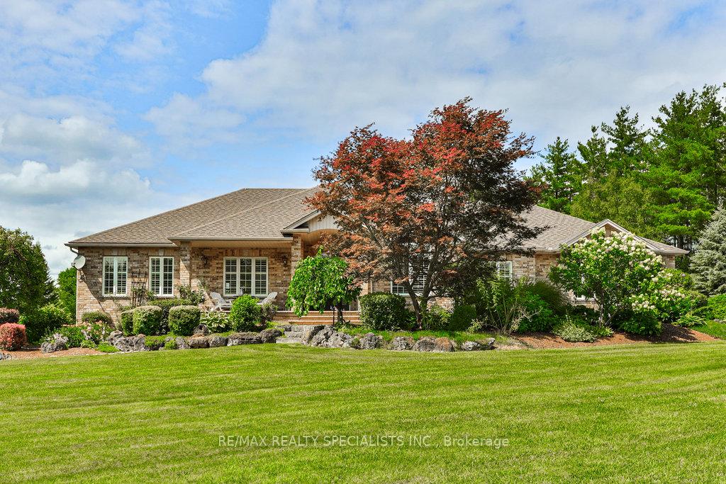 Photo 1 of 2115 Cunningham Court, Milton, Moffat — HOMEH