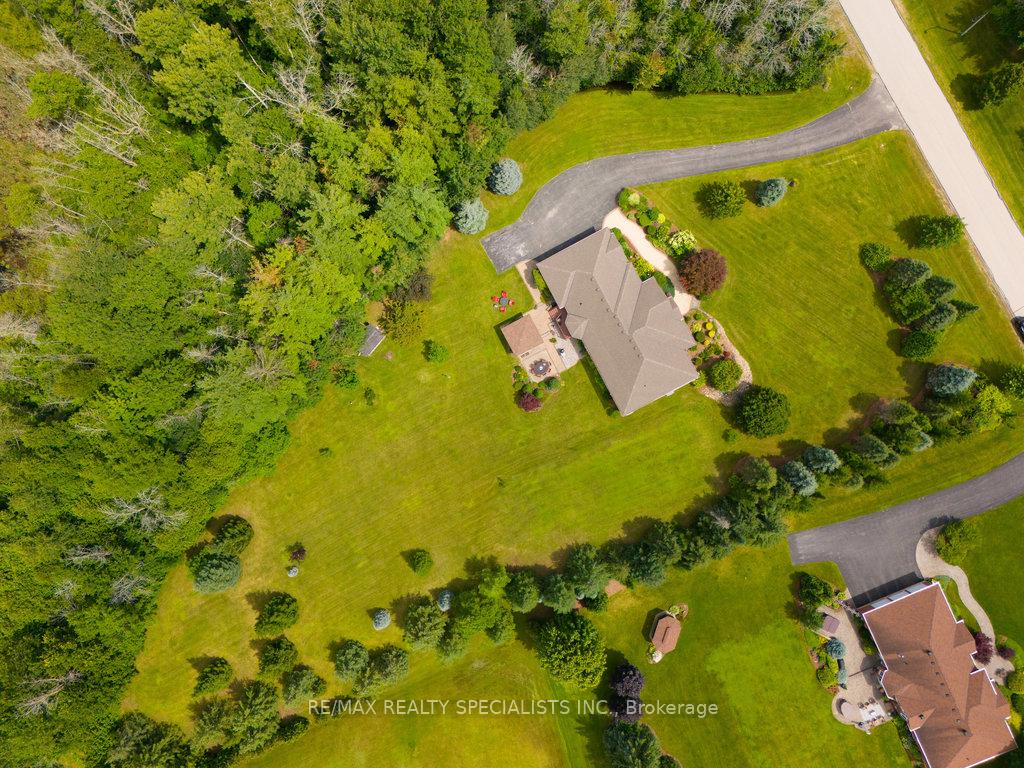 Photo 34 of 2115 Cunningham Court, Milton, Moffat — HOMEH
