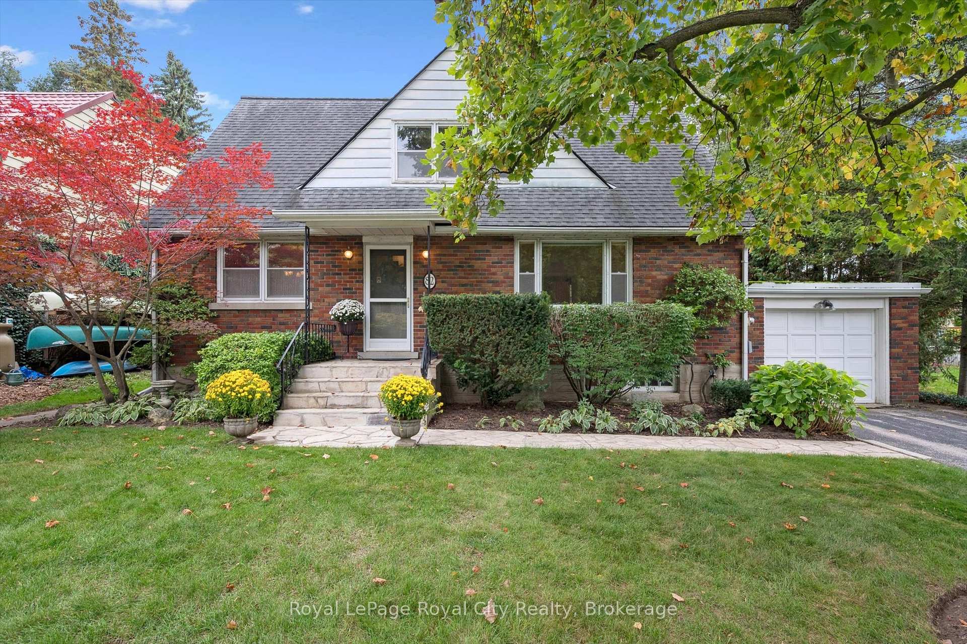 Photo 4 of 82 Metcalfe Street, Guelph, St. George's — HOMEH