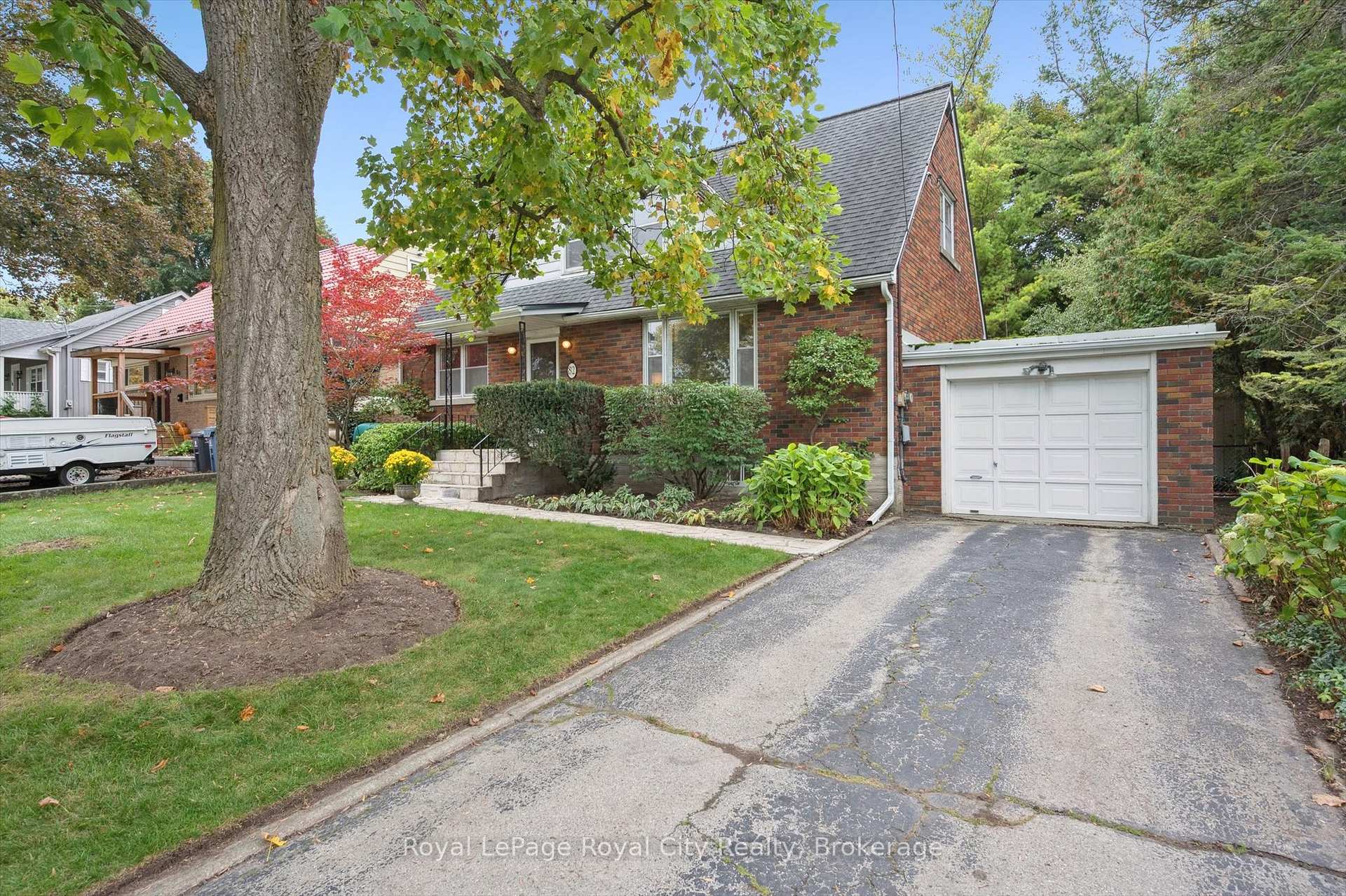 Photo 11 of 82 Metcalfe Street, Guelph, St. George's — HOMEH