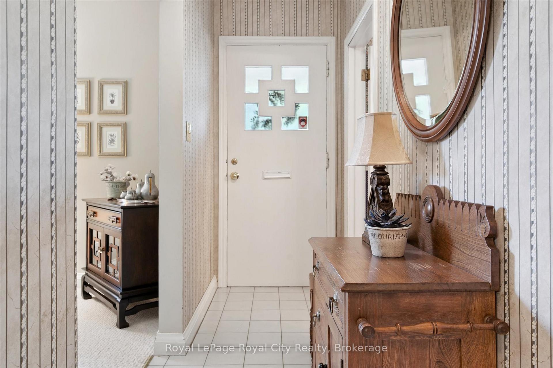 Photo 14 of 82 Metcalfe Street, Guelph, St. George's — HOMEH