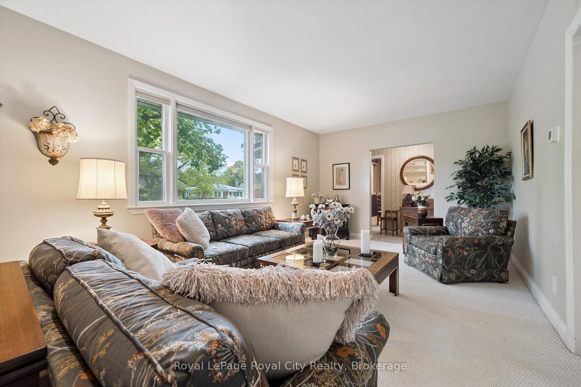 Photo 17 of 82 Metcalfe Street, Guelph, St. George's — HOMEH