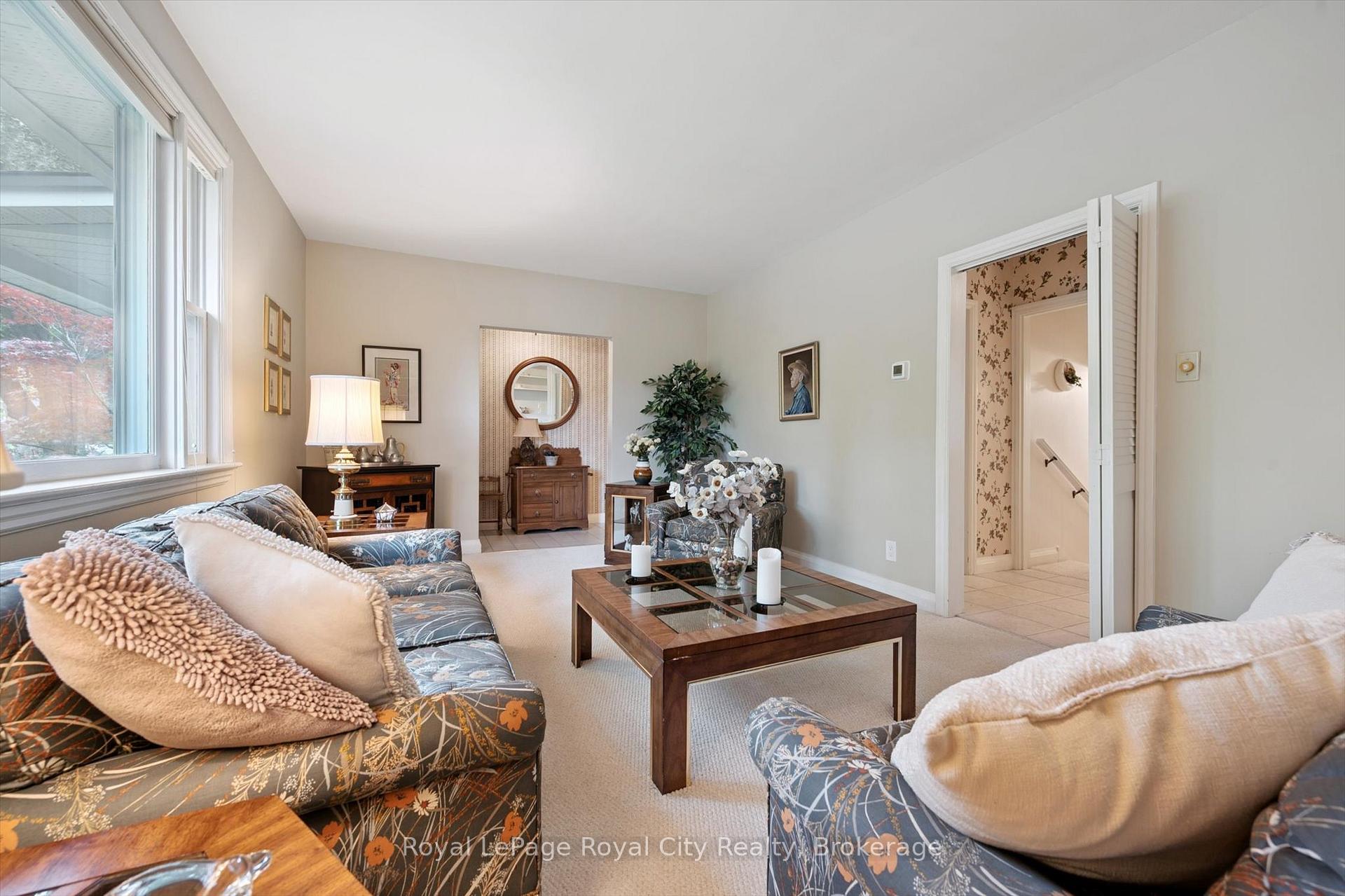 Photo 18 of 82 Metcalfe Street, Guelph, St. George's — HOMEH