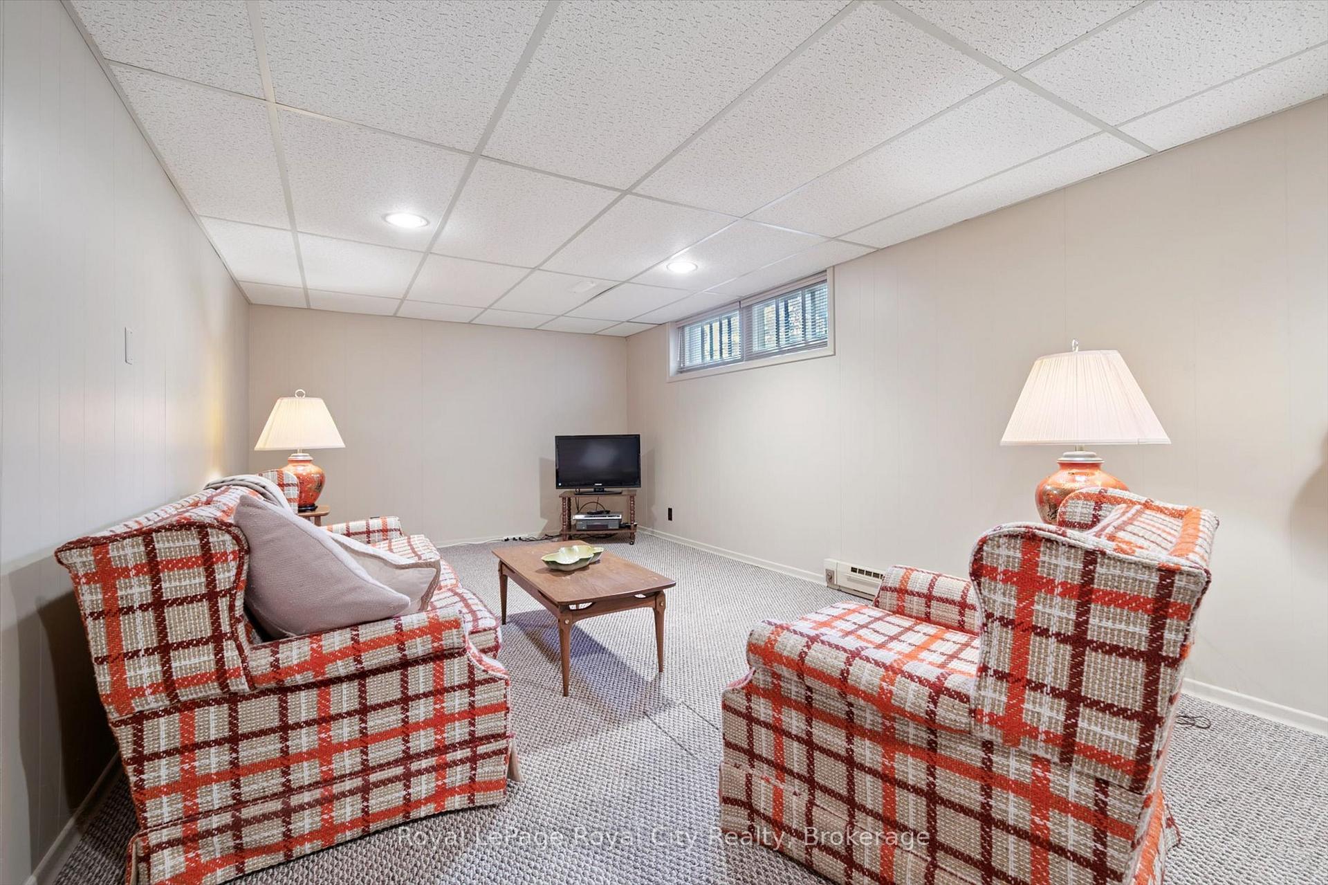 Photo 37 of 82 Metcalfe Street, Guelph, St. George's — HOMEH